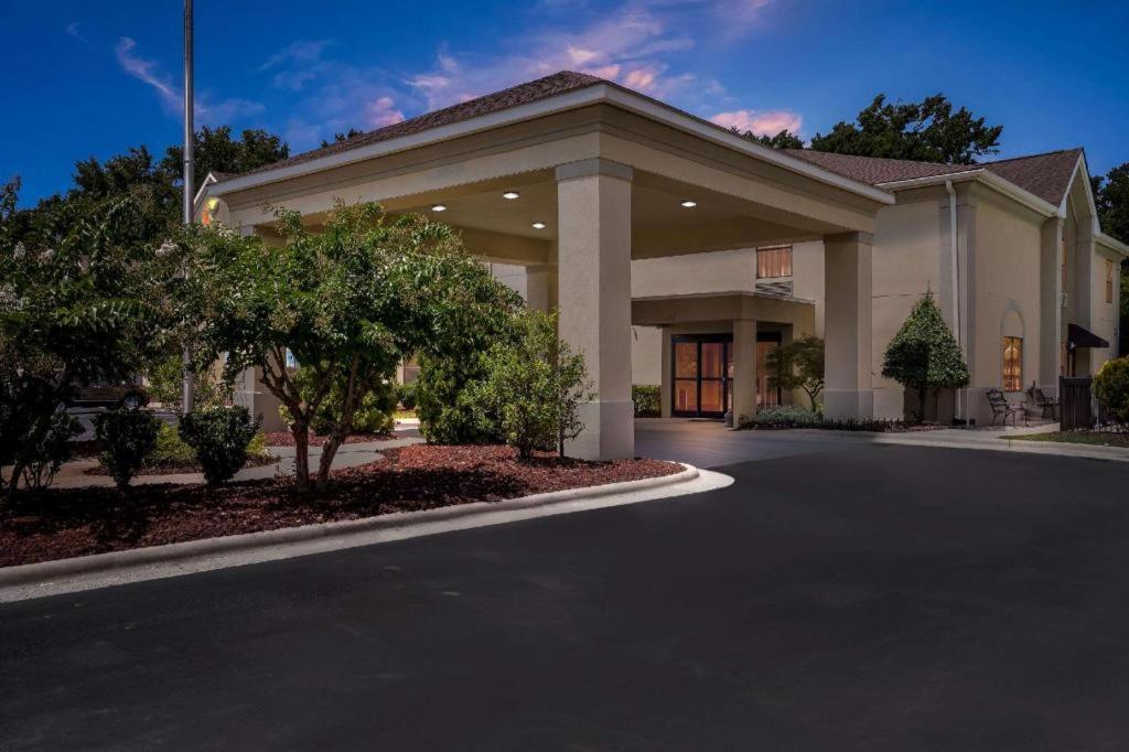 Comfort Inn Clinton Esterno foto